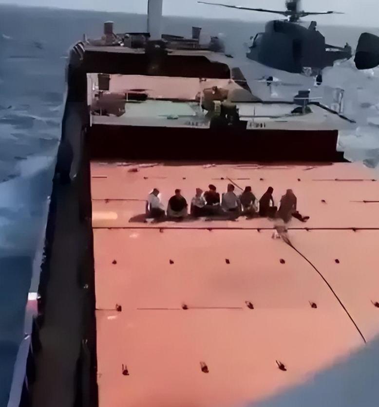 俄羅斯向美軍艦開火，事件背景與SEO解讀，俄羅斯對(duì)美軍艦開火事件背景解析與SEO視角解讀