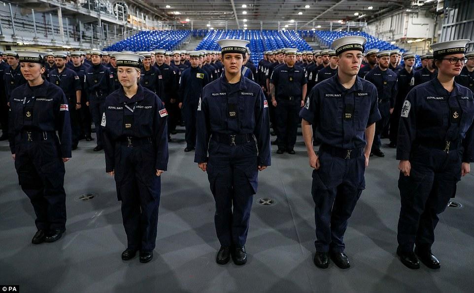 伊麗莎白女王號(hào)航母圖片，展現(xiàn)英國(guó)海軍力量的驕傲，伊麗莎白女王號(hào)航母展示英國(guó)海軍力量的風(fēng)采