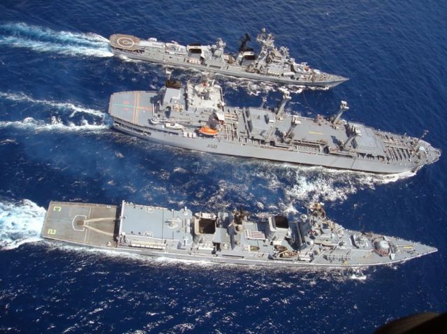 中國第三艘航空母艦下水，揭示強(qiáng)大國防新里程碑，中國第三艘航空母艦下水，國防實(shí)力再上新臺(tái)階