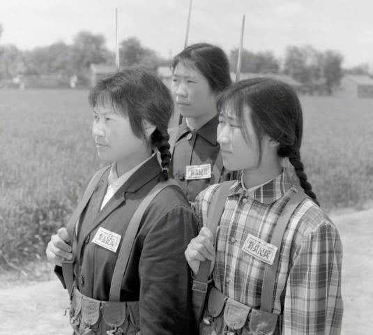 中國女兵老照片，歷史中的巾幗英雄形象展現(xiàn)，中國女兵老照片，歷史巾幗英雄形象展