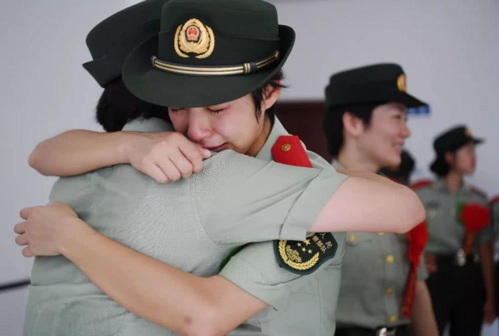 關(guān)于21式各軍種八一臂章的探討，關(guān)于各軍種八一臂章的探討，深入解析21式臂章特點(diǎn)