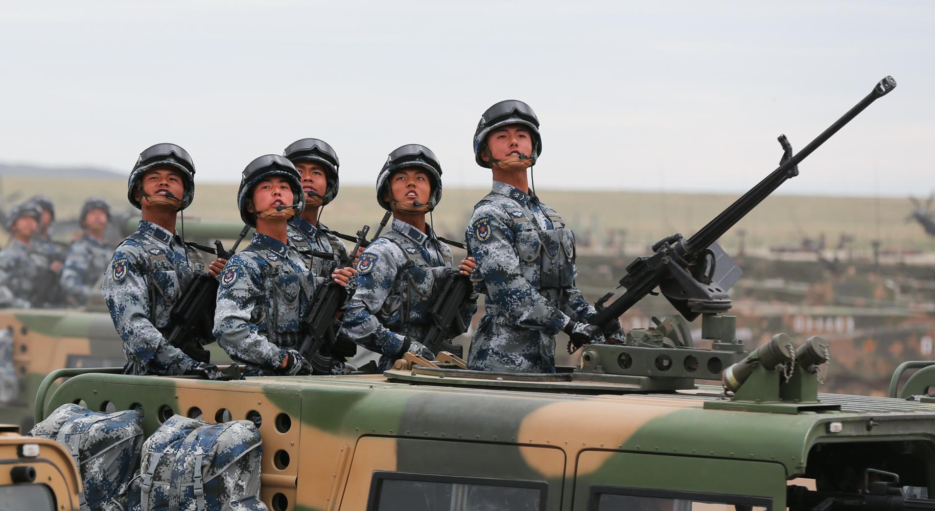 建軍90年閱兵完整版，回顧歷史，展望未來，建軍90年閱兵回顧，歷史印記與未來展望