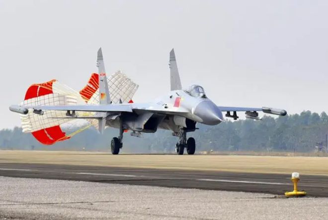 連云港軍用機(jī)場殲-11，揭秘軍事航空的神秘面紗，揭秘連云港軍用機(jī)場殲-11軍事航空的神秘面紗