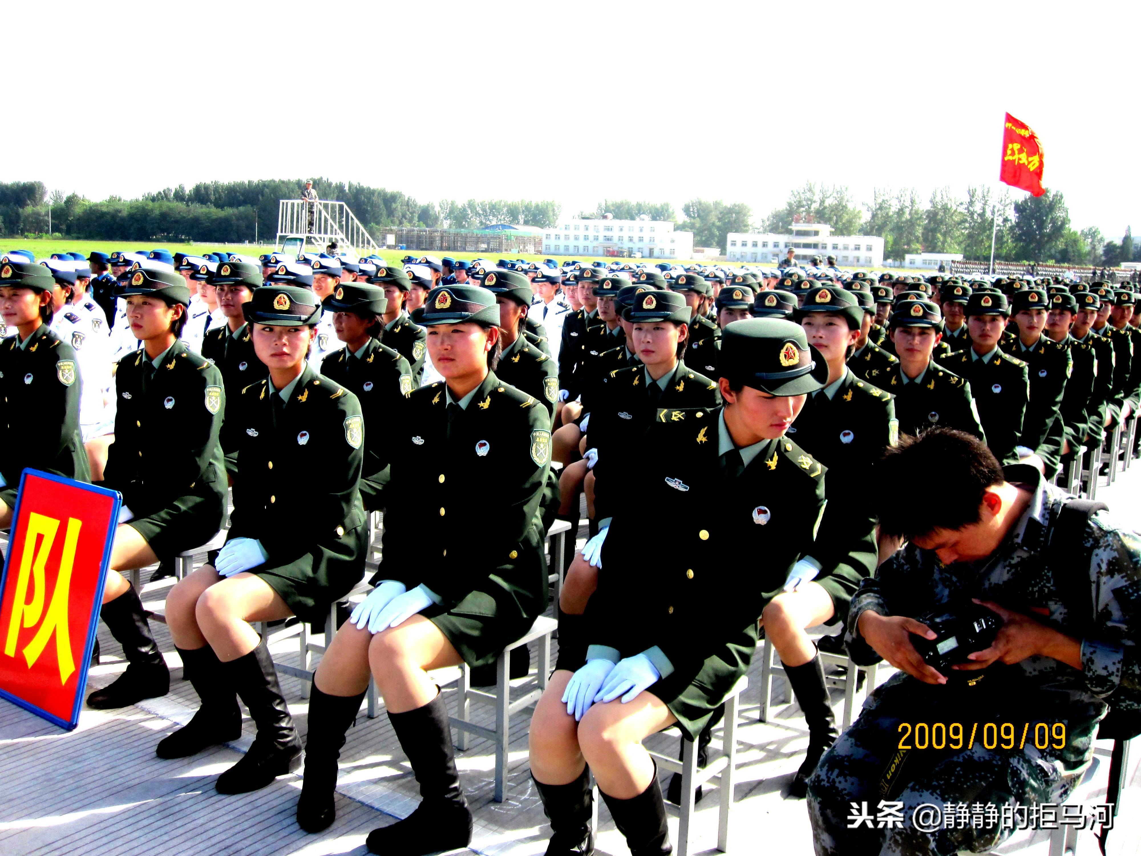 閱兵扭錯頭的士兵怎么樣了？深入了解事件背后的故事，閱兵扭錯頭的士兵后續(xù)如何？事件背后的故事揭秘