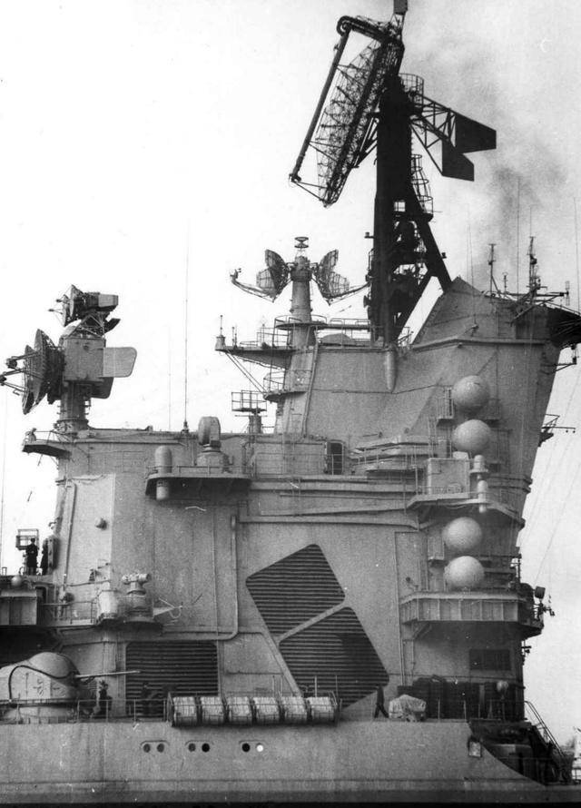 蘇聯(lián)65型巡洋艦，歷史與特點(diǎn)解析，蘇聯(lián)65型巡洋艦，歷史背景與特點(diǎn)深度解析