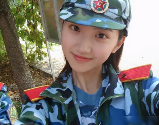 軍事直播間董嘉耀，一位軍事領(lǐng)域的佼佼者，董嘉耀，軍事領(lǐng)域的翹楚，深度解析軍事直播間