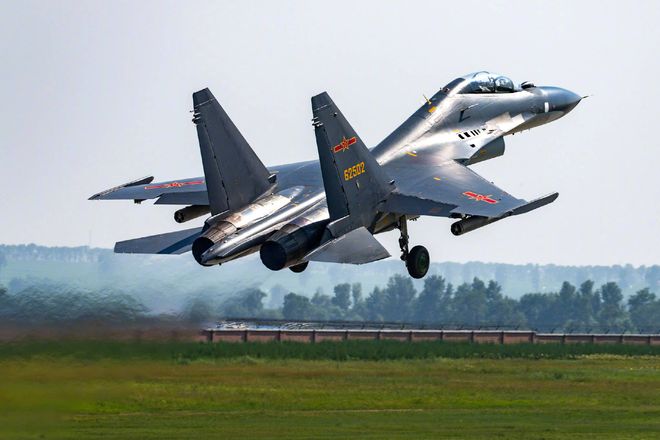 殲-11系列戰(zhàn)斗機(jī)，型號(hào)多樣，展現(xiàn)中國(guó)航空工業(yè)的輝煌成就，殲-11系列戰(zhàn)斗機(jī)，中國(guó)航空工業(yè)的璀璨明珠