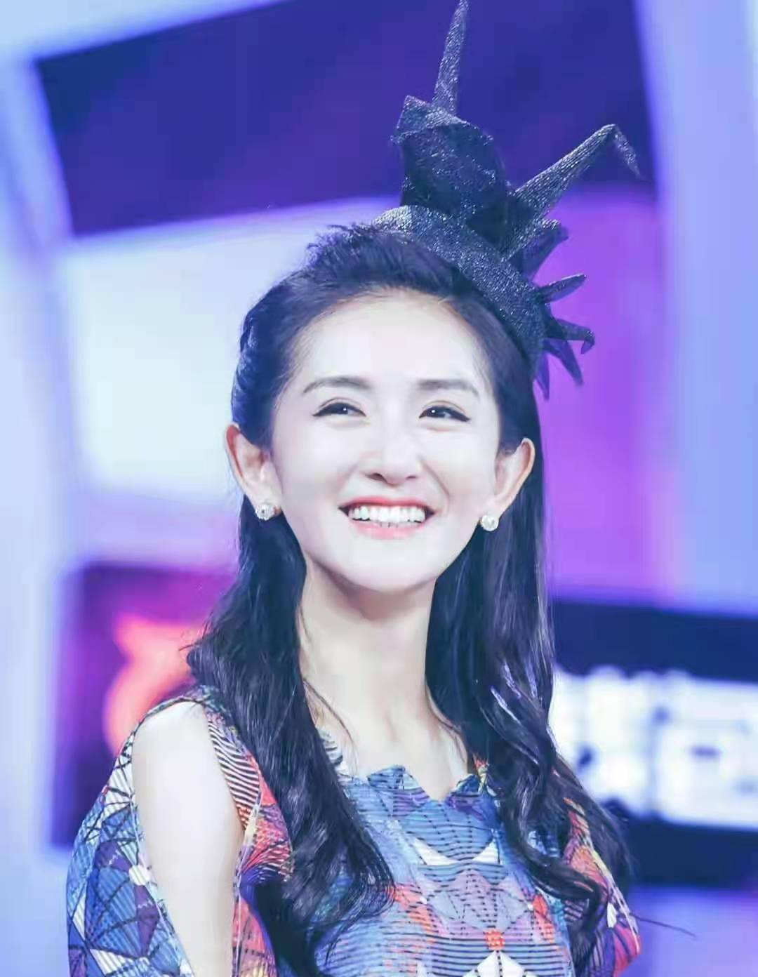 謝娜個(gè)人簡(jiǎn)歷，謝娜個(gè)人簡(jiǎn)介與生平