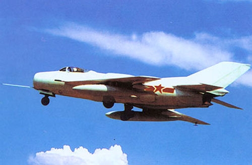 殲-12戰(zhàn)斗機，中國空軍的重要里程碑，殲-12戰(zhàn)斗機，中國空軍發(fā)展的重要里程碑