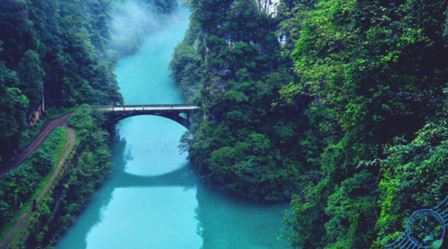 探索附近景點，離你最近的美麗目的地，探索身邊的美麗景點，離你最近的旅游勝地