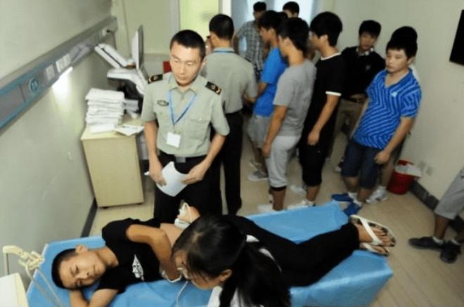 近視700度體檢當兵竟然過了——深度解析與啟示，近視700度竟通過體檢成功入伍，深度解析與啟示
