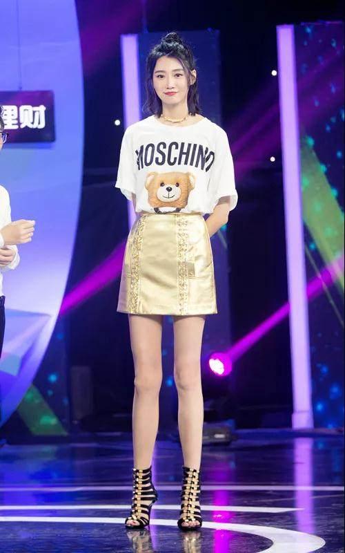 謝娜個人資料，出生日期、身高及其他詳細信息，謝娜個人檔案，生日、身高及其他詳細信息揭秘