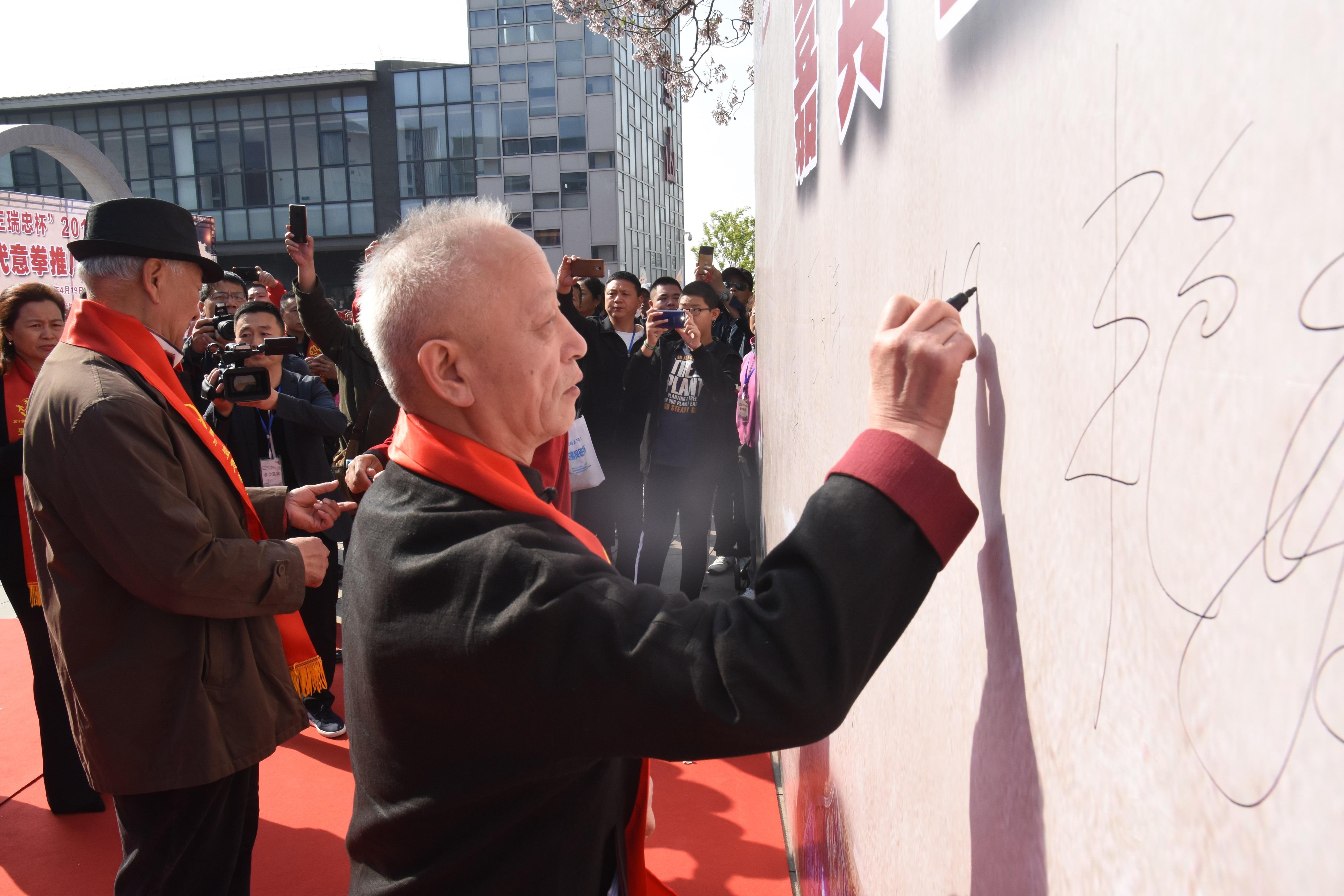 一碼一肖王中王論壇，探索與解析，一碼一肖王中王論壇，深度探索與解析